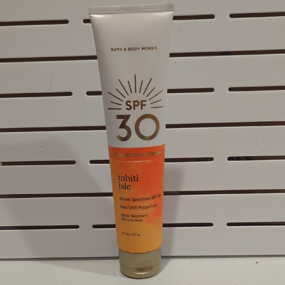 Bath & Body Works Other - Bath & Body Works Tahiti Isle Sunscreen Lotion